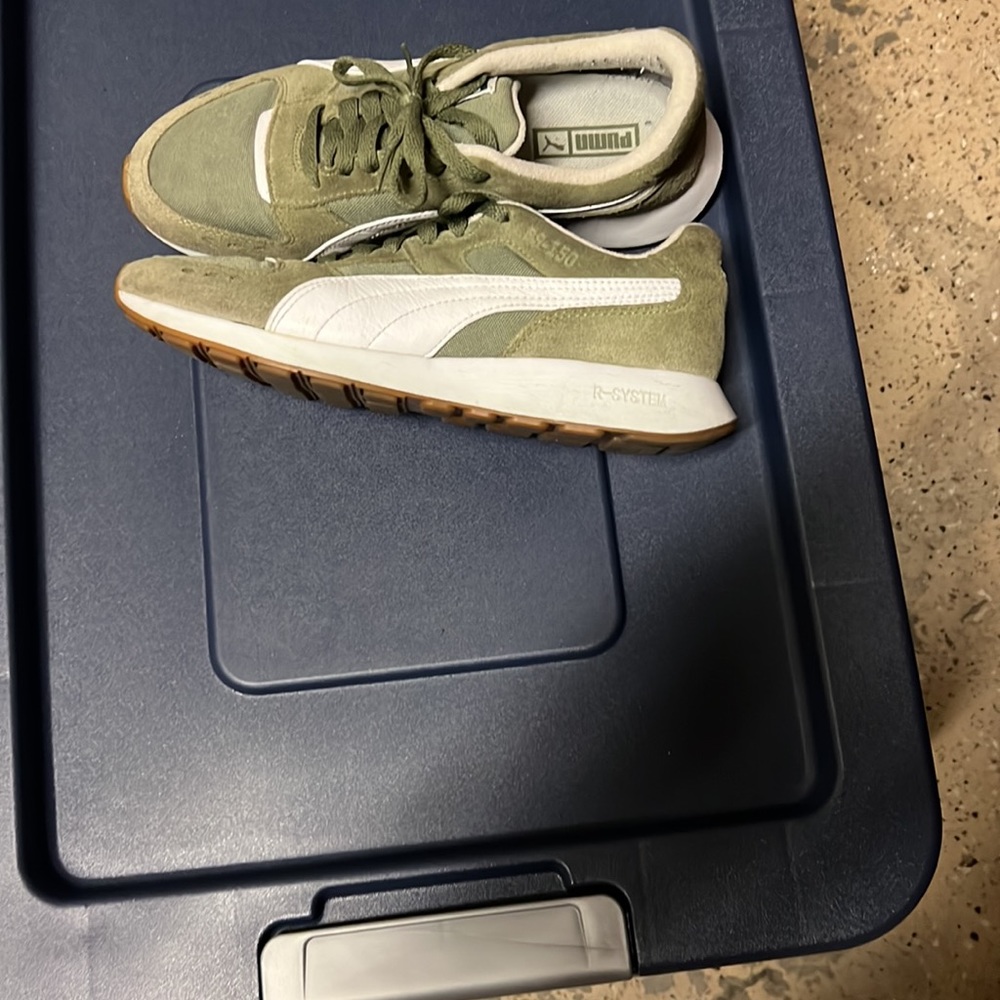Pumas - Picture 2 of 4